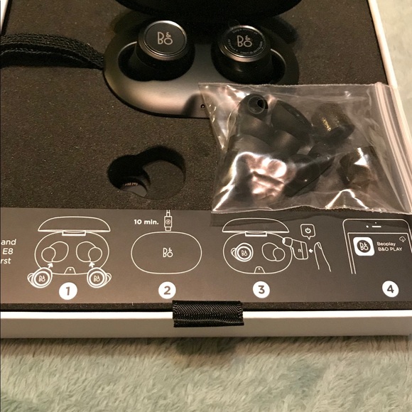 BANG & OLUFSEN E8 True Wireless Earphones - Picture 4 of 4